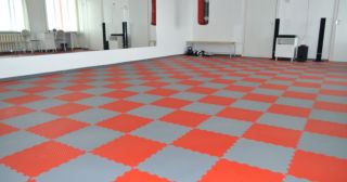 Резиновое покрытие для спортзала Сестрорецк, цена от 878 руб.